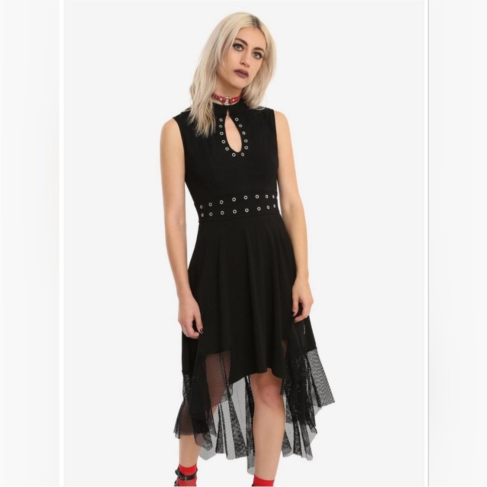 Tripp NYC Daang Goodman Grommet Keyhole‎ Fit & Flare Dress Size Medium